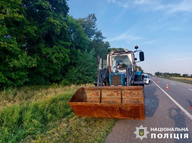На Київщині трактор наїхав на боєприпас