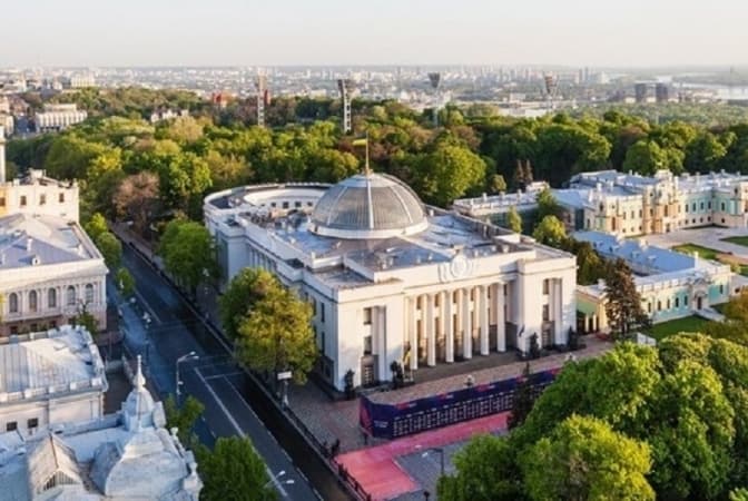 Співробітникам урядового кварталу радять працювати наступного тижня дистанційно