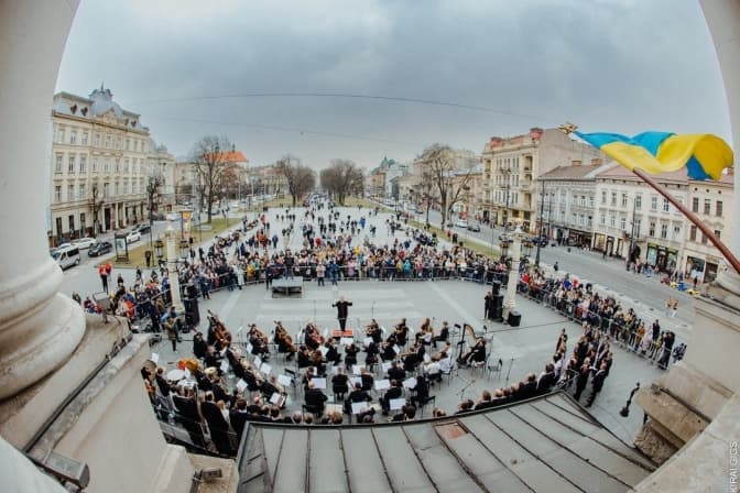 фото: український мистецький фронт