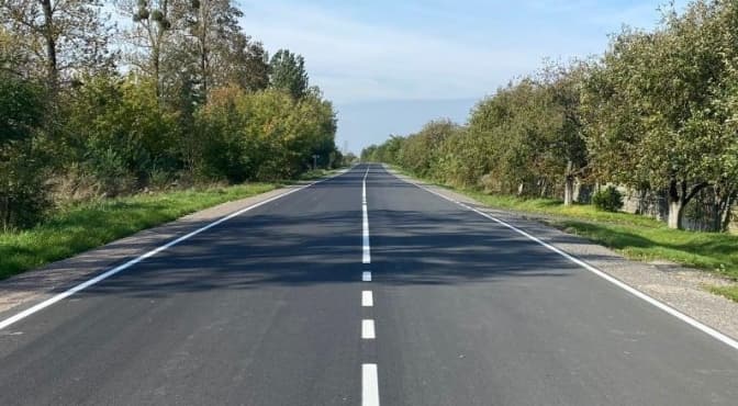 На Львівщині відновили дорогу, яку не ремонтували понад 40 років. Фото
