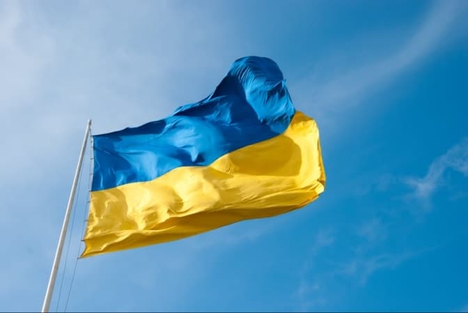 У неділю лівий і правий береги Дніпра символічно об'єднають за допомогою прапора України