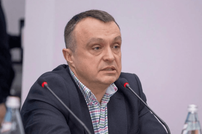 Підозрюваного в корупції Андрія Синюту відпустили під заставу 115 тис. грн