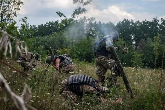 Українські воїни змусили окупантів відступити у напрямку Бахмута, – Генштаб