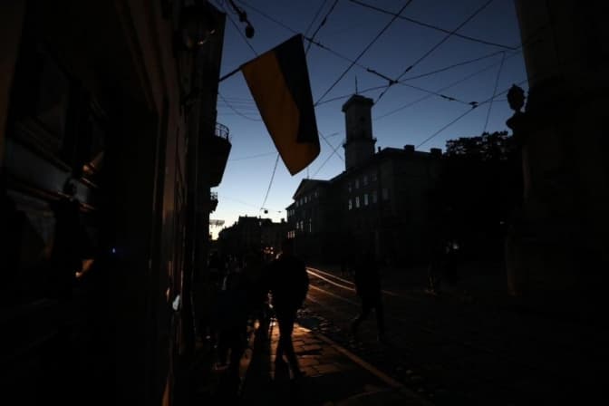 У «Львівобленерго» повідомили, чи можливо скоротити тривалість відключень світла