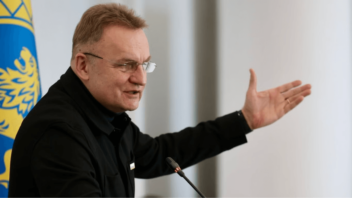 Хто Садового назвав «бандерівцем», чи будуть відключення світла цього літа та вихідні у державні свята можуть відновити. Ключове за 25 червня