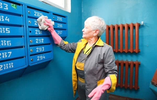 У Львові хочуть посилити прибирання у під’їздах будинків