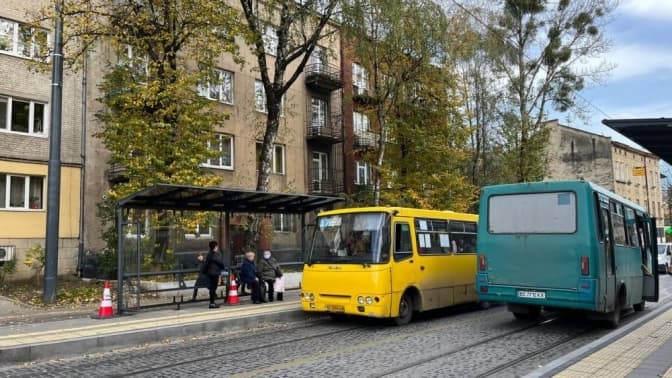 У Львові на Шевченка встановили чотири павільйони очікування