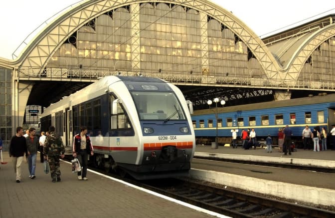 Які львівські потяги змінюють? Графік