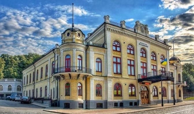 У столичній філармонії завершують облаштування інфраструктури для осіб з інвалідністю