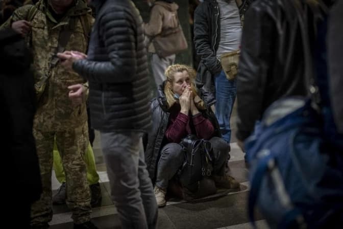 Третій день вторгнення. У Києві ведуть активні бої, атаку відбили