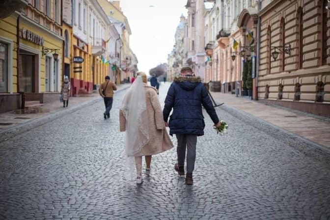 В Україні від початку російського вторгнення одружилися майже 4 тисячі пар