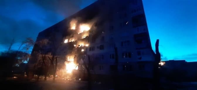 Ворожі війська обстріляли притулок для мам і дітей на Луганщині