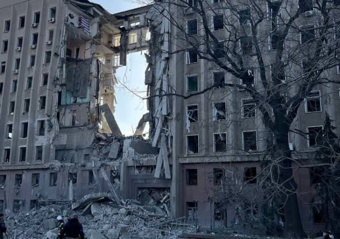У Миколаєві ворог зруйнував будівлю ОДА