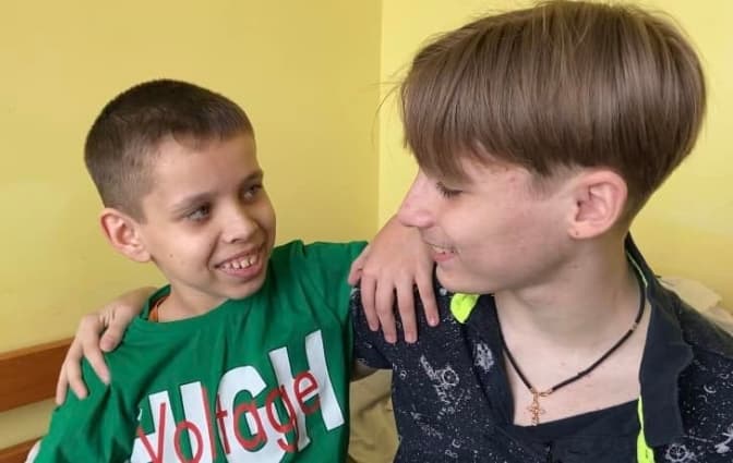 Із львівської лікарні після трансплантації нирок виписали двох хлопців, евакуйованих з київського ОХМАТДИТу