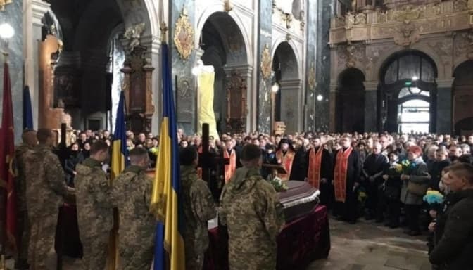 Сьогодні на Львівщині прощалися з дев'ятьма Героями, які загинули на війні з росією