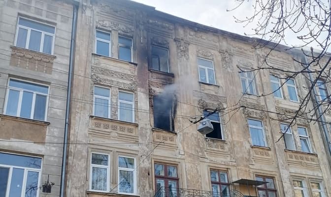 У житловому будинку біля Краківського ринку сталася пожежа. Фото