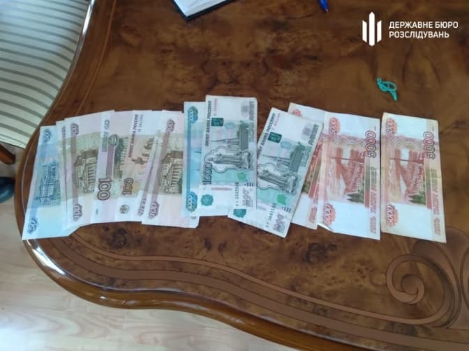 У дружини нардепа-утікача Козака знайшли тисячі готівкової валюти та документи на нерухомість