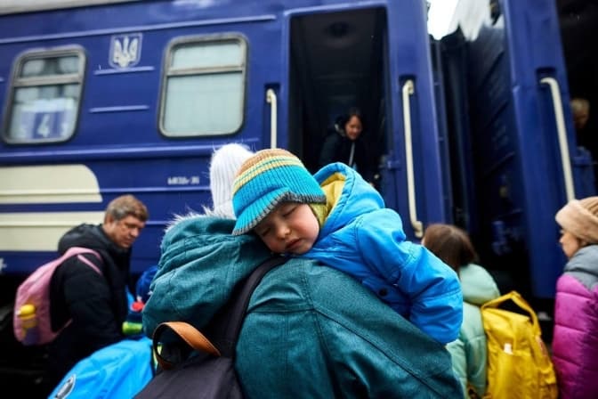 Через пошкодження залізничних сполучень деякі поїзди прибудуть до Львова з запізненням