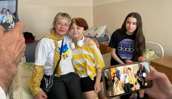 Світова зірка завітала до львівської лікарні, де перебувають постраждалі внаслідок війни діти