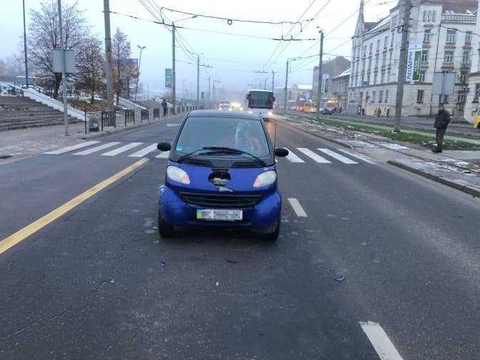 У Львові водій авто збив 15-річну дівчину
