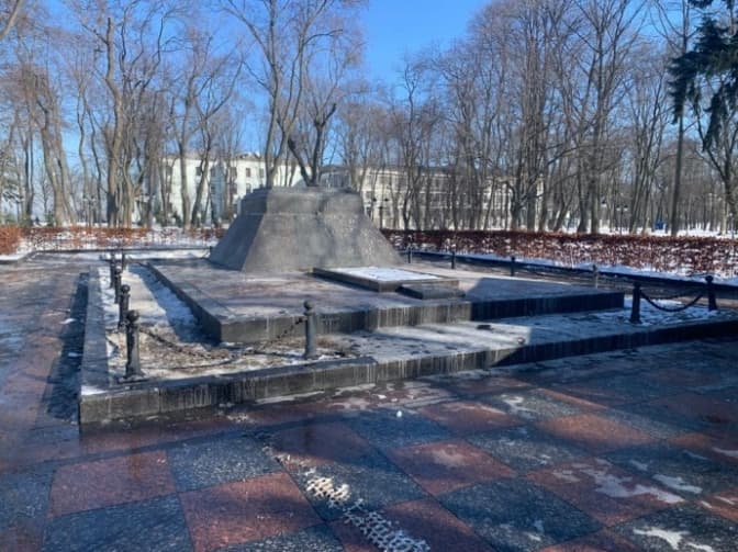Київ звернувся до Мінкульту щодо перенесення могили Ватутіна з Маріїнського парку