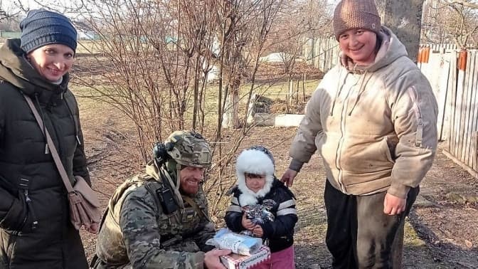Військовослужбовці зі Львівщини подарували понад 300 подарунків дітям на сході