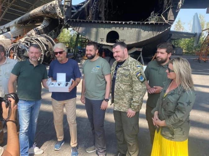 Мільярдер Річард Бренсон відвідав Гостомель
