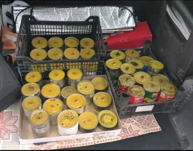 У Львові збирають сировину для окопних свічок, щоб допомогти військовим. Куди приносити