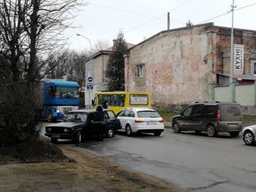 Ситуація на дорогах Львова. ДТП на Левандівській