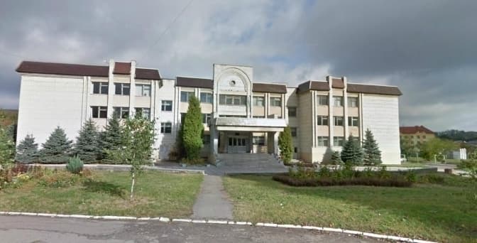 Конфлікт у львівській школі. Суд відмовив у задоволенні позову колишній директорці