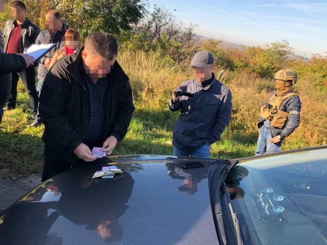 На Львівщині викрили на хабарі посадовця прикордонної служби. Фото