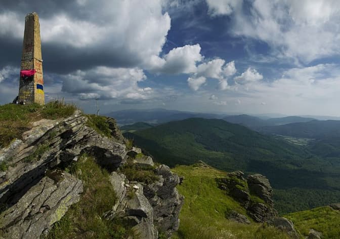 Куди поїхати на вихідні зі Львова: місце для закоханих у гори