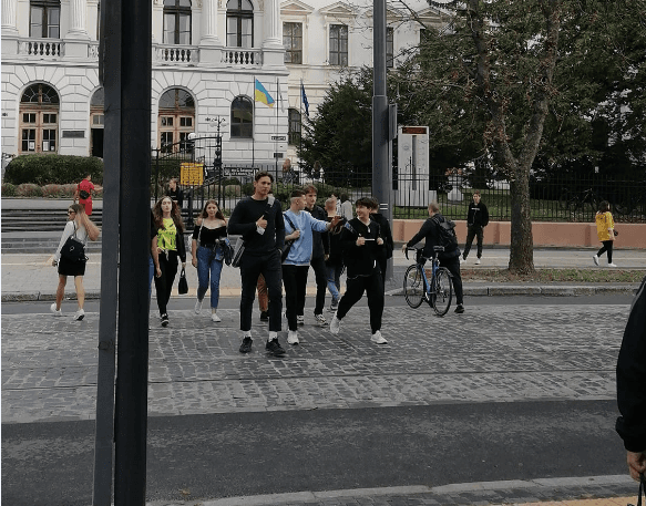 Світлофор на перехресті Політехнічна – Бандери увімкнуть лише після реконструкції усієї вулиці