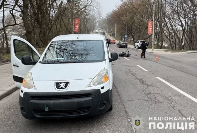 У Львові сталася ДТП. Мотоцикліста госпіталізували