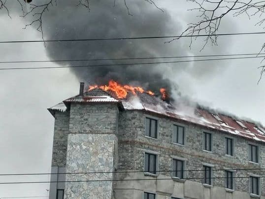 Ситуація на дорогах: тимчасово перекрито частину Зеленої через пожежу