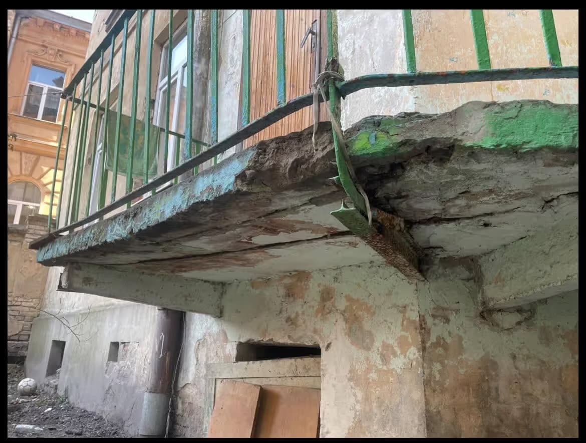 У Львові часто падають балкони