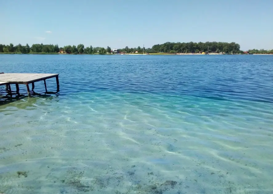 Для купання закрили відоме озеро на Львівщині