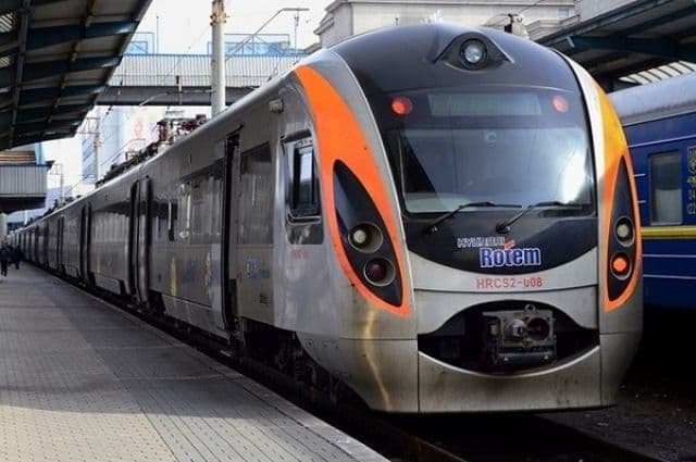 «Укрзалізниця» повертає потяг Київ – Дніпро – Запоріжжя, який не курсував з початку війни