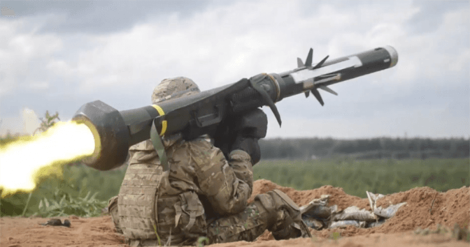 НАТО вперше профінансує постачання американської зброї для України
