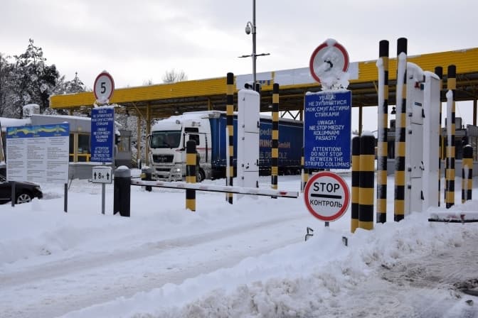Польські перевізники знову заблокували рух вантажівок через «Дорогуськ – Ягодин»