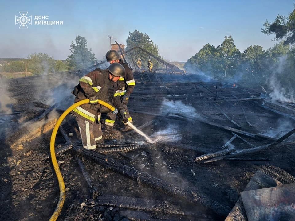Нічна атака дронів на Київщину: у Фастівському районі пошкоджено дитсадок та житлові будинки
