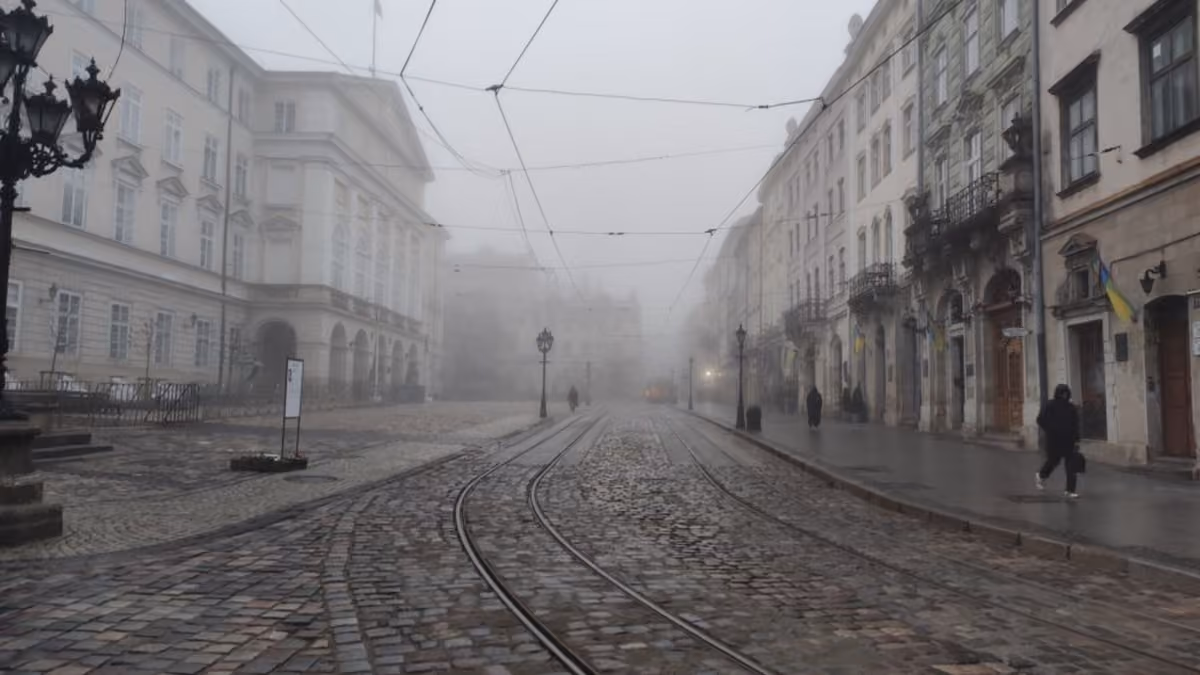 Видимість до 500 метрів: Львівщину попереджають про туман