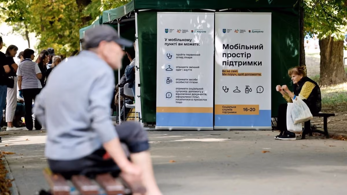 У Львові працює мобільний простір підтримки людей без дому: графік виїздів на вересень