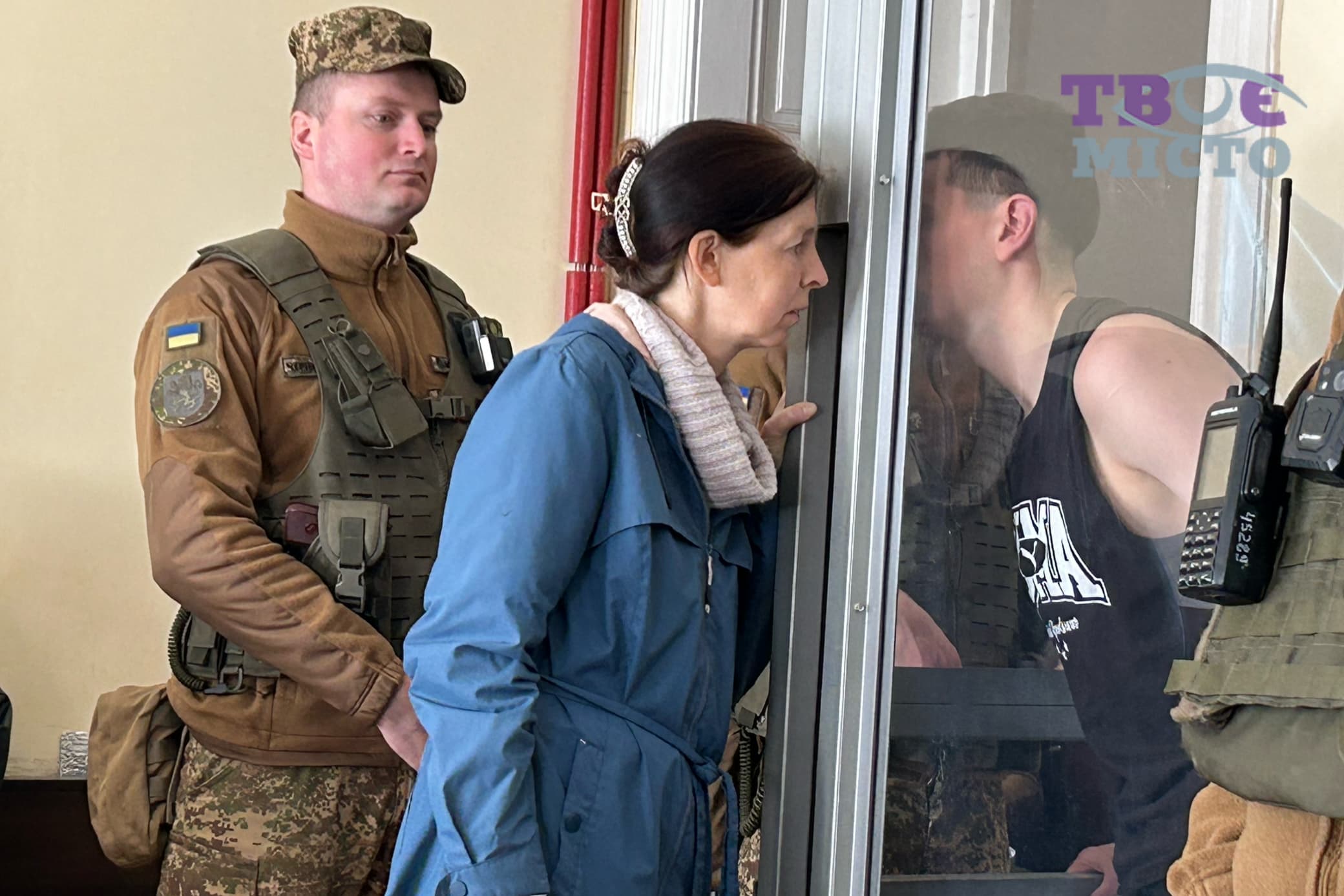 В'ячеслав Зінченко розмовляє з матір'ю