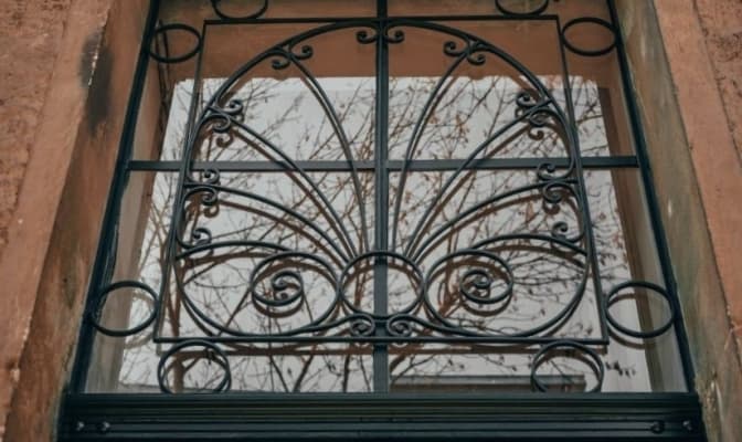 Біля церкви Анни у Львові відреставрували історичну браму