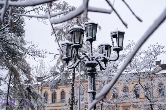 У Львові сніжить протягом всього дня. Фоторепортаж