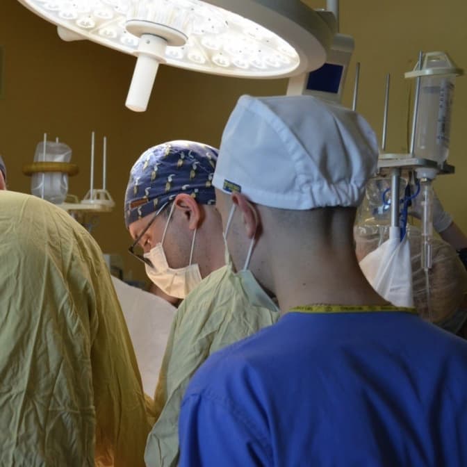 У Львові під звуки вибухів провели дві складні операції 11-річним пацієнтам