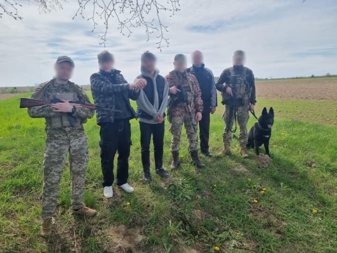 На Львівщині на кордоні затримали шістьох ухилянтів