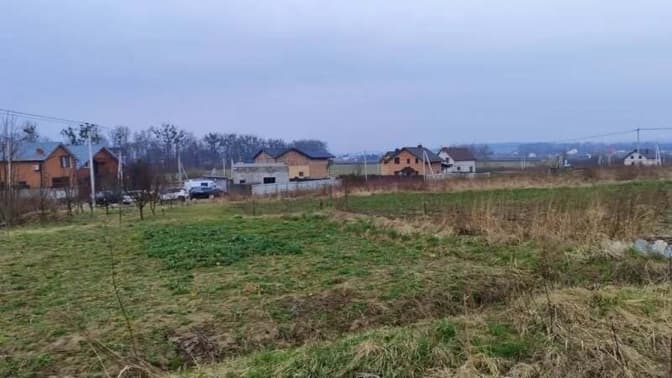 Біля Львова продали земельну ділянку під торговий заклад із паркінгом