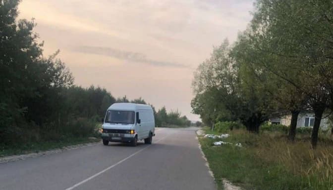 На Львівщині 14-річну дівчину госпіталізували в реанімацію після наїзду автомобіля